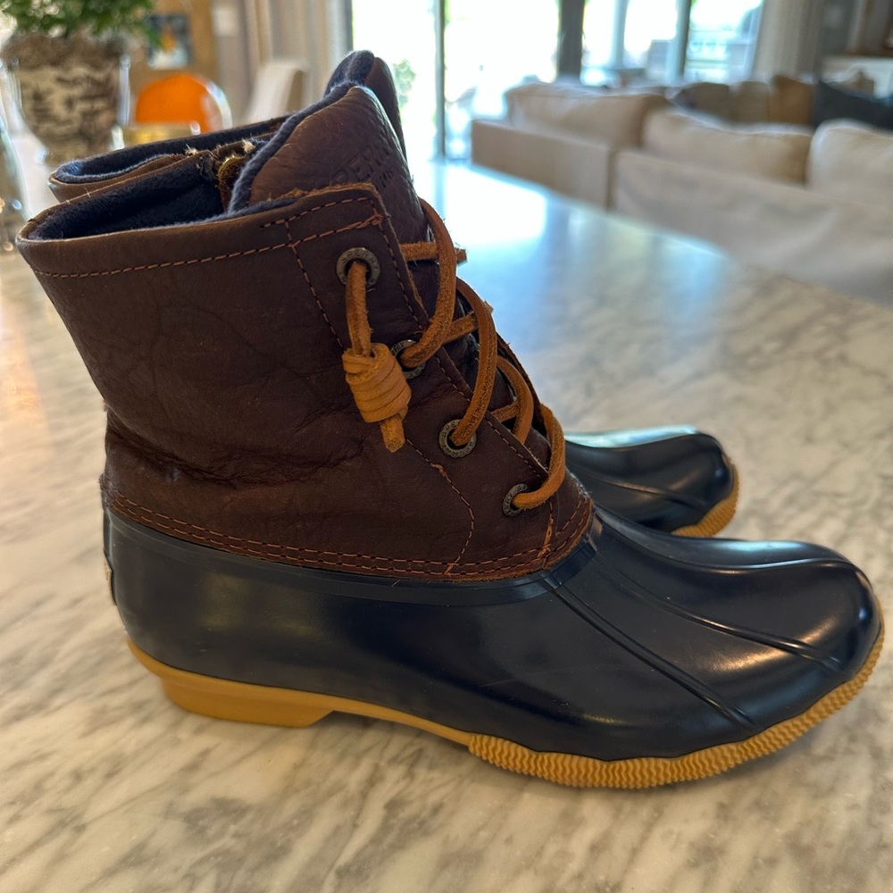 Sperry Saltwater Duck Boots Navy sz 6
